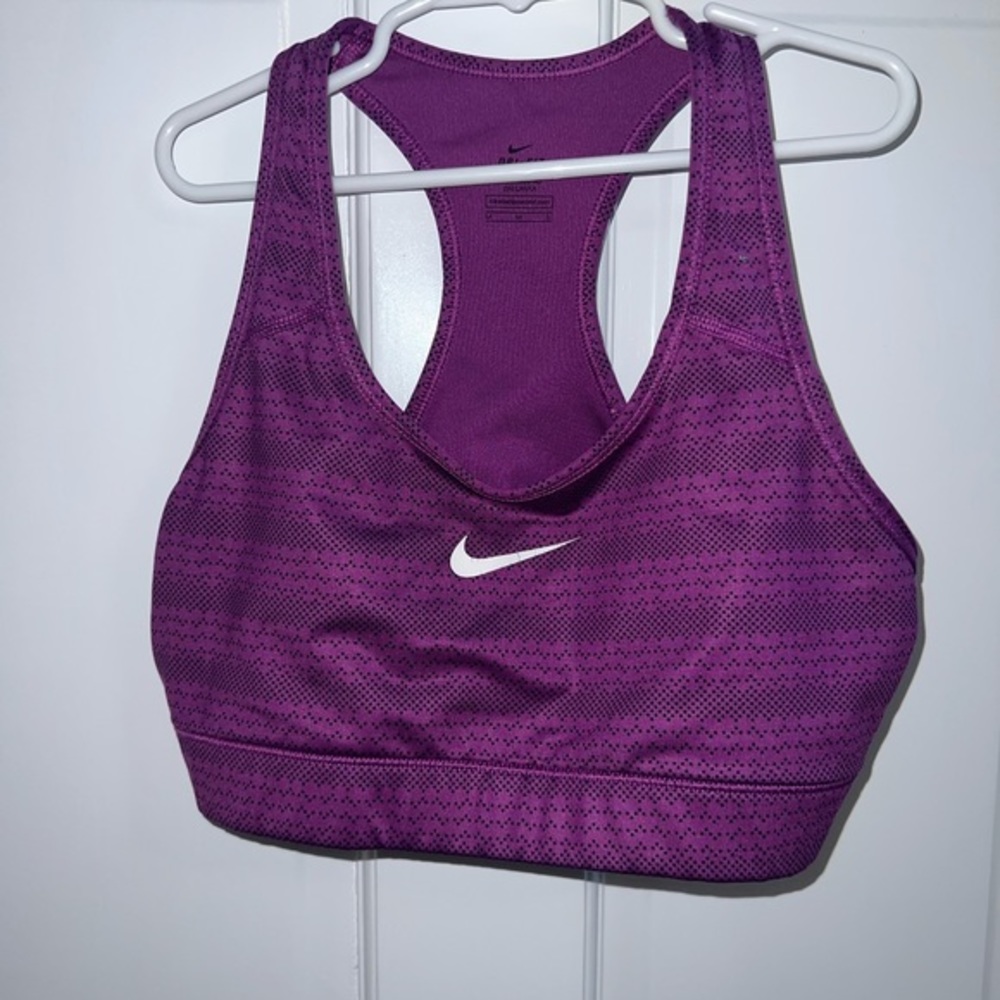 Women’s Dri-fit sports bra. No padding. Size Medium